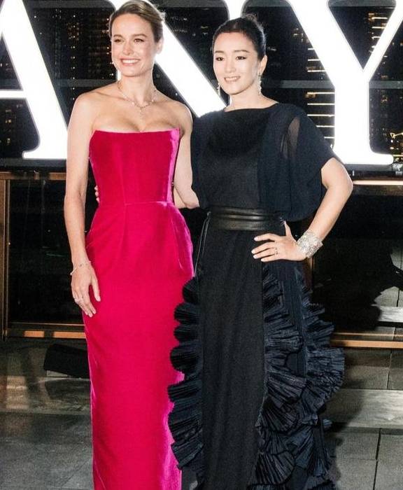 定律|巩俐气场还是强啊！完全无视身高气场定律、红唇气场定律