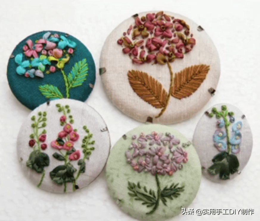 刺绣|「刺绣作品」100个迷人时尚的刺绣纽扣，装饰衣物美美的