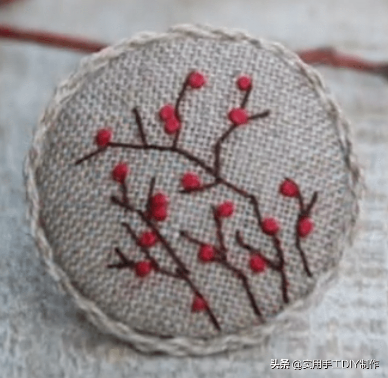 刺绣|「刺绣作品」100个迷人时尚的刺绣纽扣，装饰衣物美美的