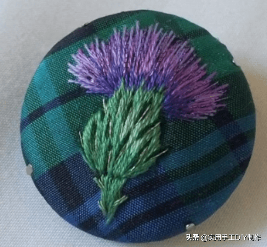 刺绣|「刺绣作品」100个迷人时尚的刺绣纽扣，装饰衣物美美的