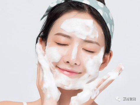 晚上有没有必要洗脸护肤 2323394aaffc491cb638e7c3681f7f44.png