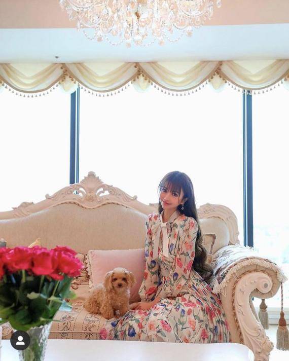 公关|被称“日本第一女公关”，她滴酒不沾靠聊天年入7.3亿，绝了！