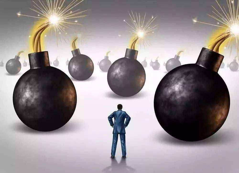 观点评论|龙虎直击：爆雷与杀估值，风格过渡期该如何做？