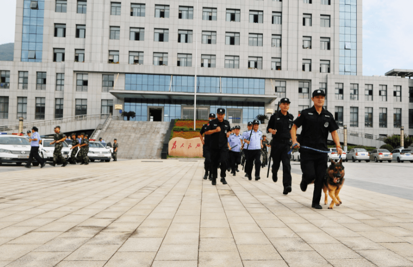 巢湖监狱高举警旗将习近平总书记重要训词精神转化为全体民警实际行动