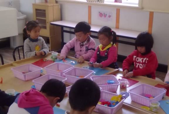 幼儿园|孩子多大年龄送去幼儿园才合适？原来不一定是3岁，主要看这2点