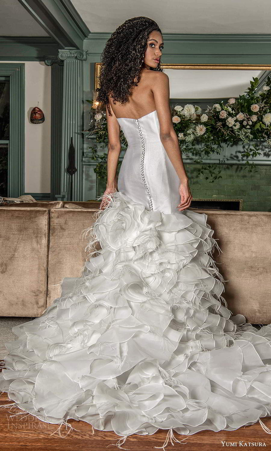 &quot|Yumi Katsura2021＂Ravishing&Resilient＂秋季婚纱系列 提升女人身体的自然美感