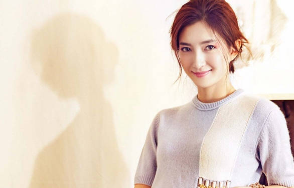 江疏影背后的人 f4848bc2416e488cb990054c4ef0b43b.jpeg