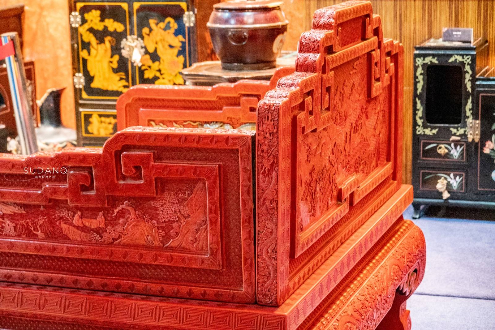 剔红|流落民间的宫廷御用之物:清乾隆剔红大宝座,专家估价3600万