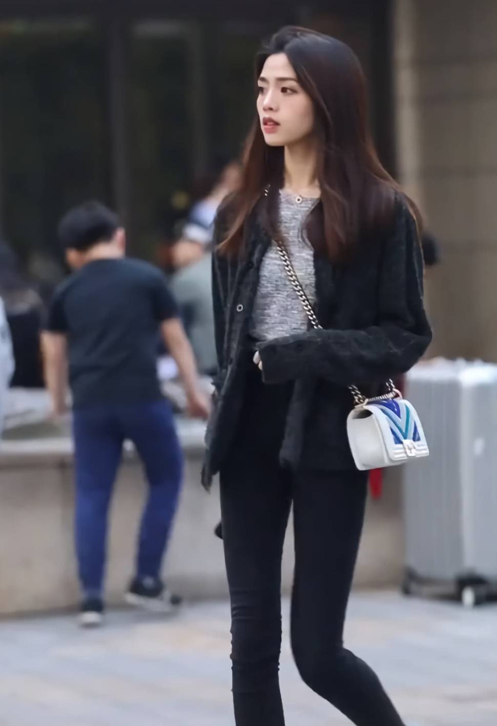 匡威|建议00后来看看:“红星鞋”现在火了,比匡威阿迪还个性三倍!