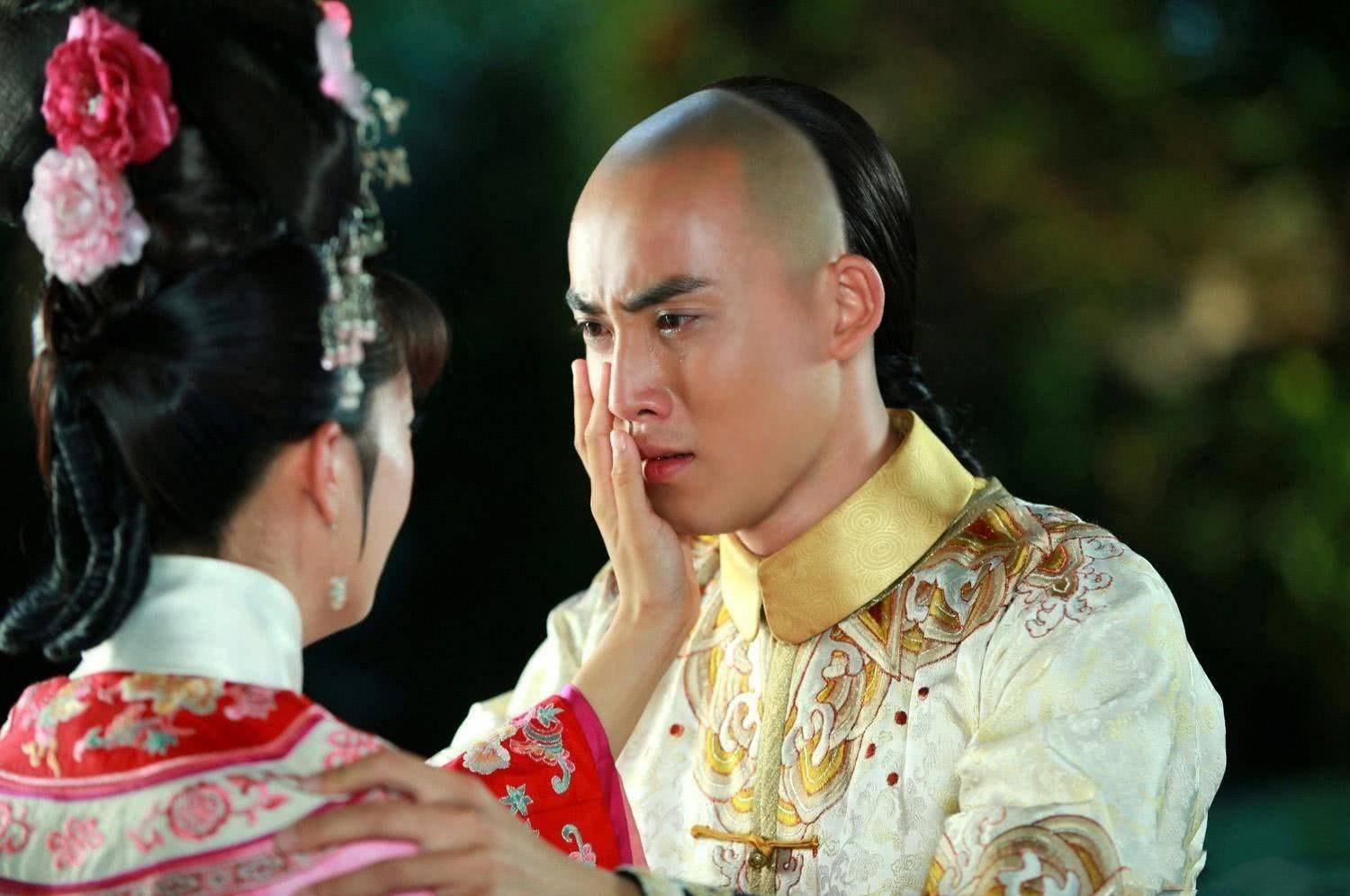 张睿被琼瑶一眼看中,成功塑造了五阿哥一角,他为何现在卖烧烤?