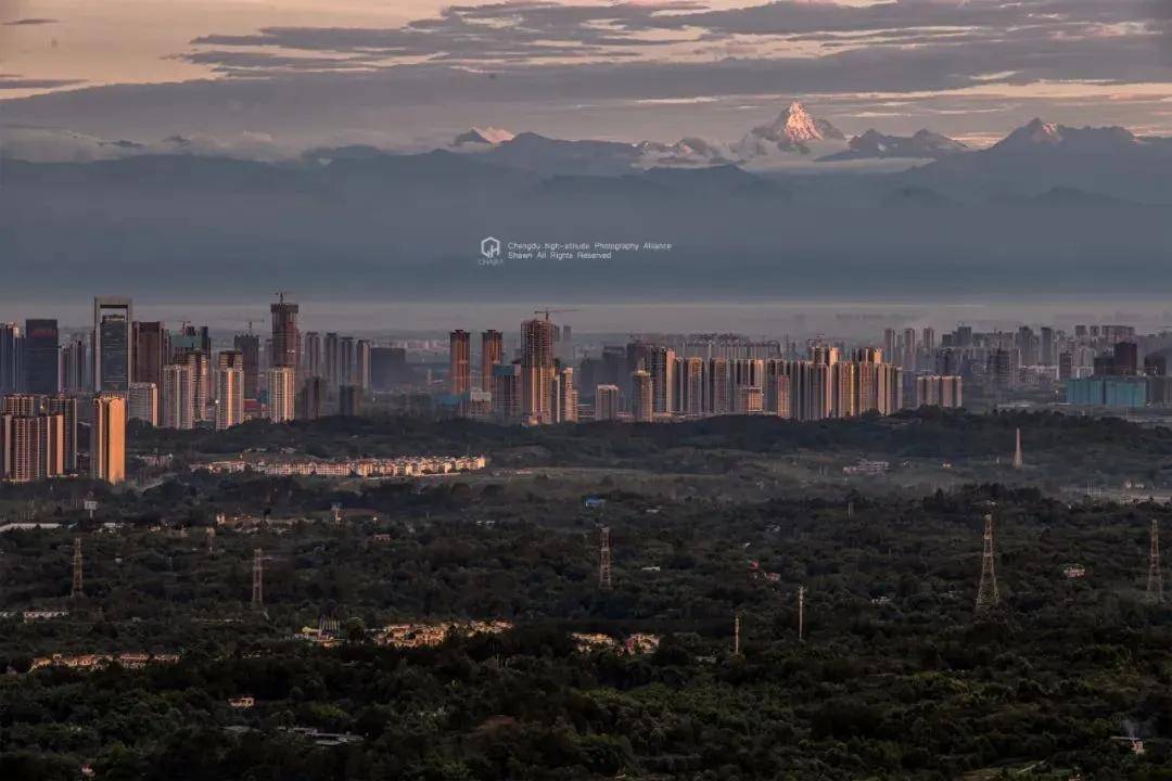 为什么,成都能看见雪山?