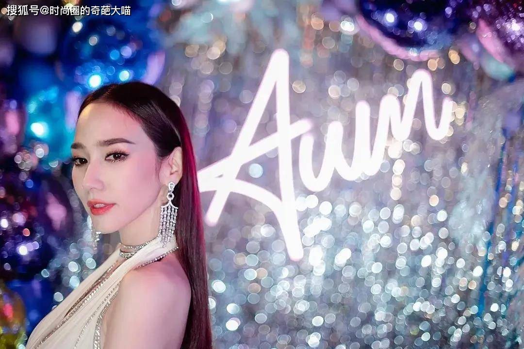 容貌|45岁大妈逆袭成女神，身材容貌出众得不真实 蜕变之路太励志！