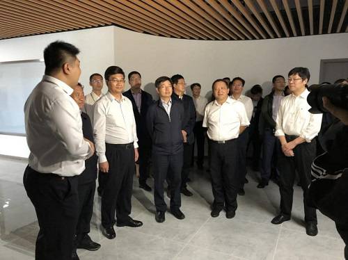 云南董華副省長一行考察滇西醫療大數據中心-智醫療網