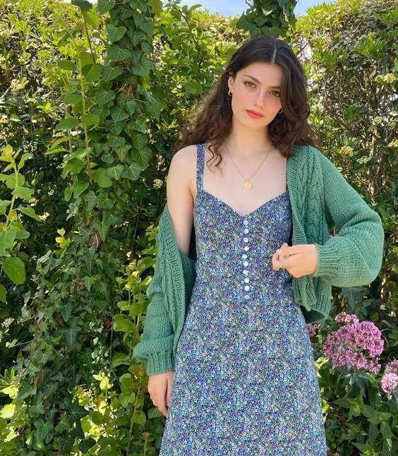 美少女|吊打鞠婧祎的真·四千年美少女，这方脸却甜到极致的美貌是开挂了吧！