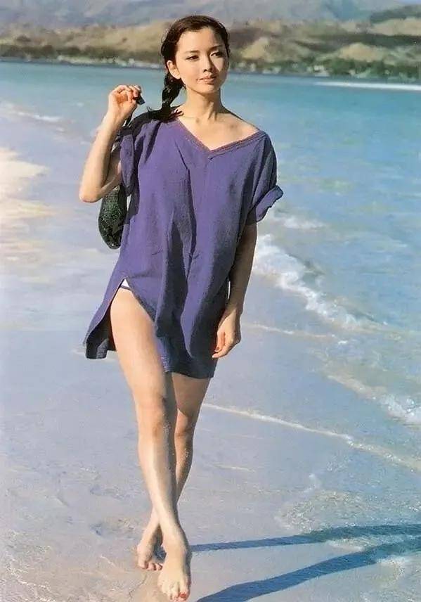 美少女|吊打鞠婧祎的真·四千年美少女，这方脸却甜到极致的美貌是开挂了吧！