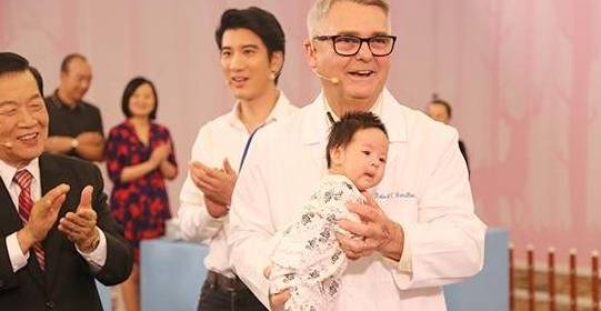 育儿|0-3个月的宝宝都适用，快来试一试育儿专家的“5秒哄娃法”