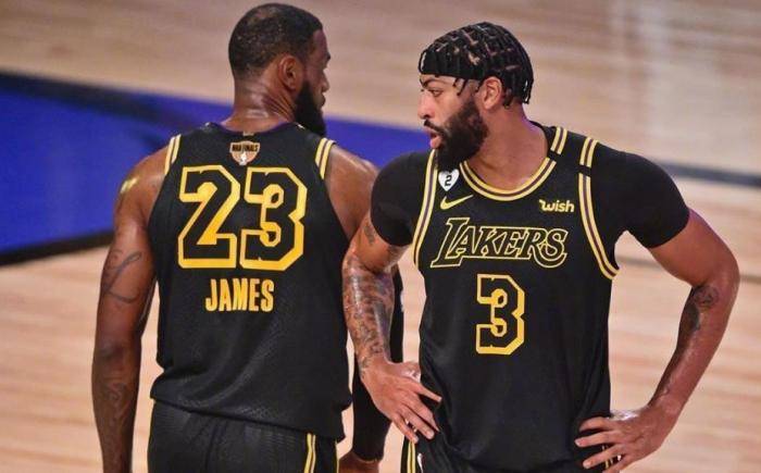 詹姆斯伤病有官方报告吗 46ca8ce6197d4d30a59dd2f6c76a32b0.jpeg