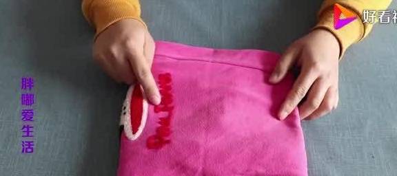 地摊|地摊上20元一件的衣服哪来的？为什么这么便宜？现在知道还不晚