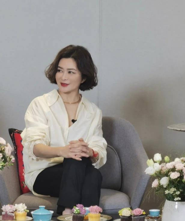 年轻美貌|58岁关之琳真不会老！生图照样肤白貌美气质佳，年轻美貌太罕见