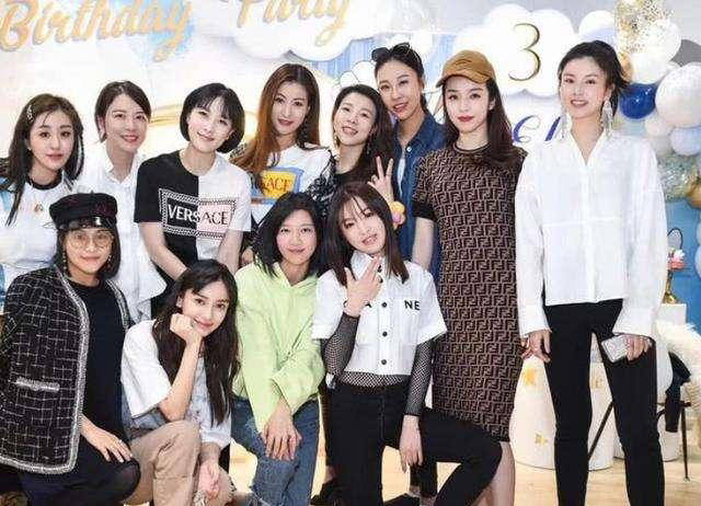 baby|Angelababy是现实版顾佳？加入富婆圈很低调，不站C位还是订餐担当