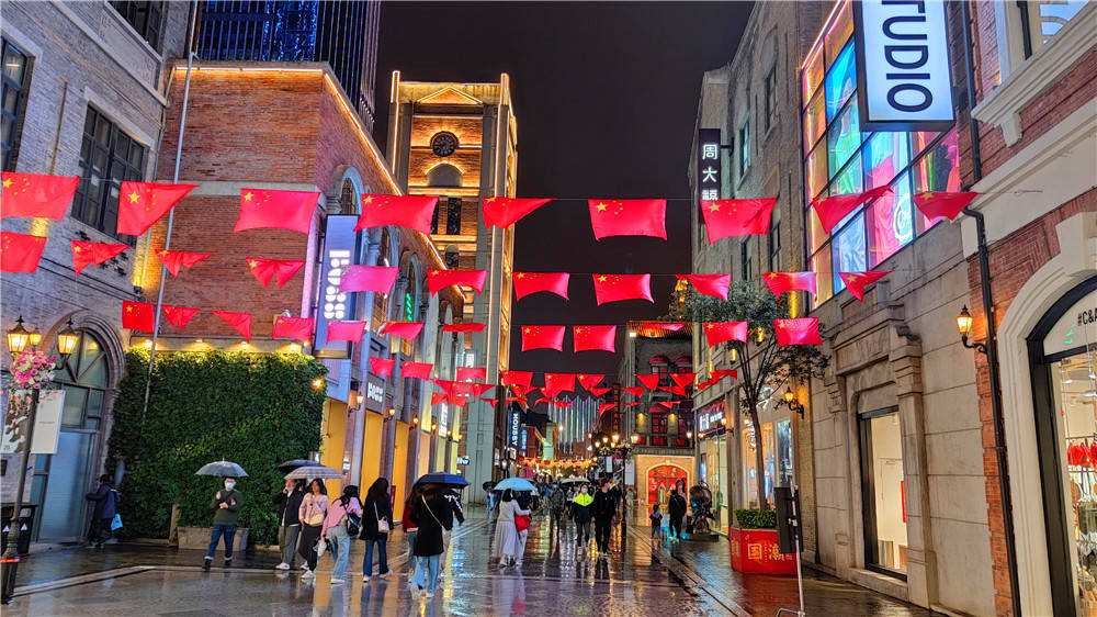 惠游湖北·冒雨夜游楚河汉街步行街_手机搜狐网