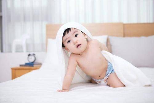 孩子|这4个部位别乱碰，会给孩子的成长带来影响宝宝出生100天内