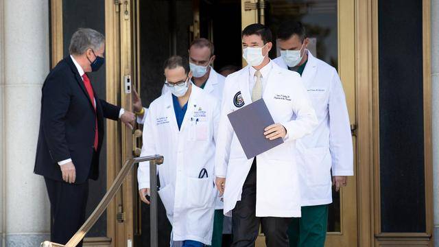 白大褂|川普的美男计：白宫御医的时尚政治，白大褂配西装领带有讲究