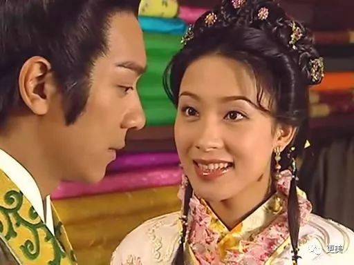 杨怡|曾经tvb一姐，演技一流，也把自己整僵了，假体太明显了...