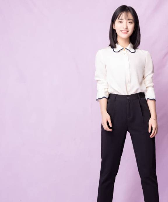 老爷爷|恭喜沈月又穿对了一次，打扮成打太极的老爷爷，却美回颜值巅峰！