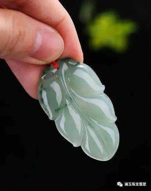 满绿|大妈连买14件翡翠都是假的，气得喝农药？翡翠一绿就值钱？这4种千万别眼馋！