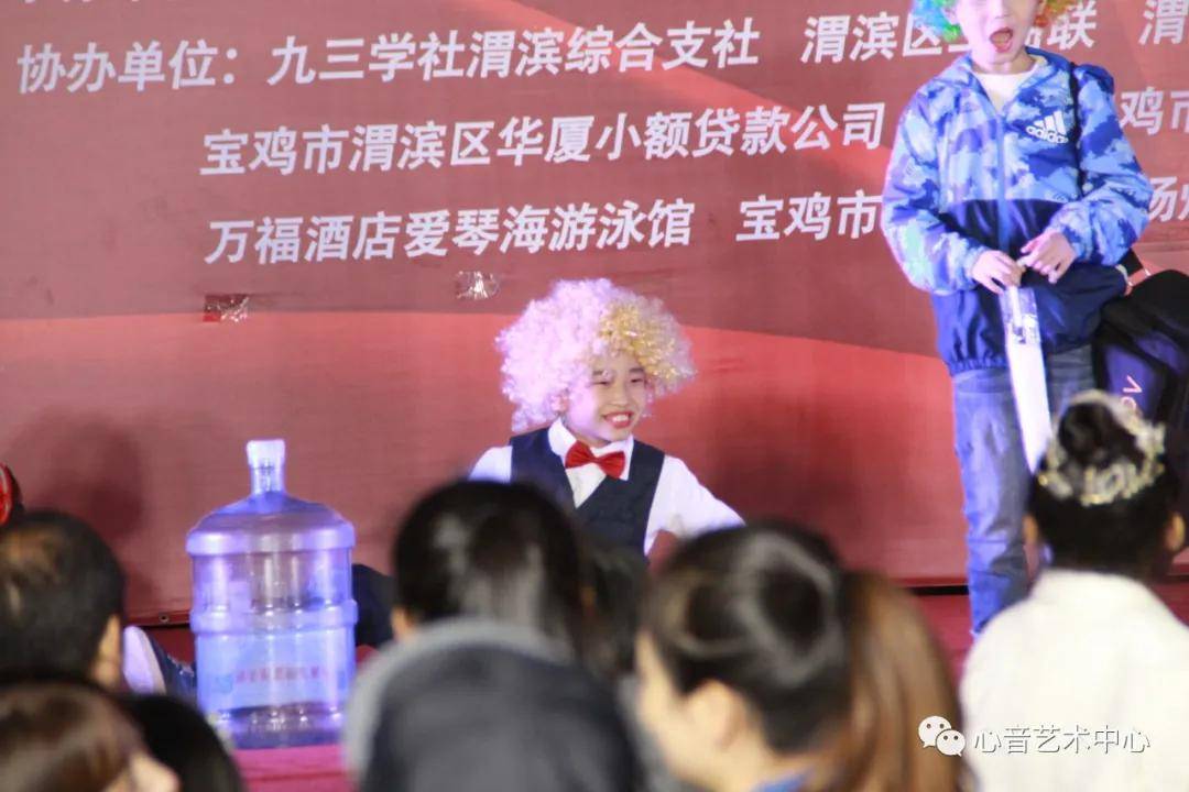 
第八届心音中华经典诵读会中秋精彩上演：开云app官网下载(图2)
