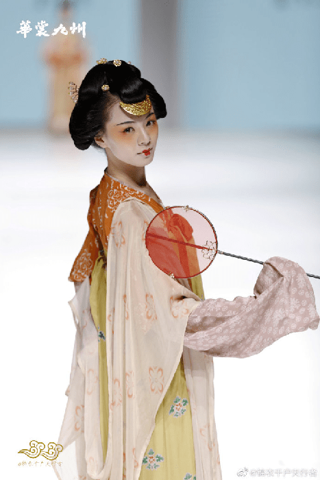 刘亦菲|鞠婧祎跨梯队艳压刘亦菲?!贵圈最美最美仙女落泪怕是要换人了...