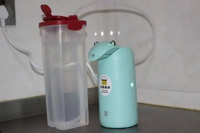 出差饮水 05fba2fc4cb14907b1ac5d899e27306f.jpeg