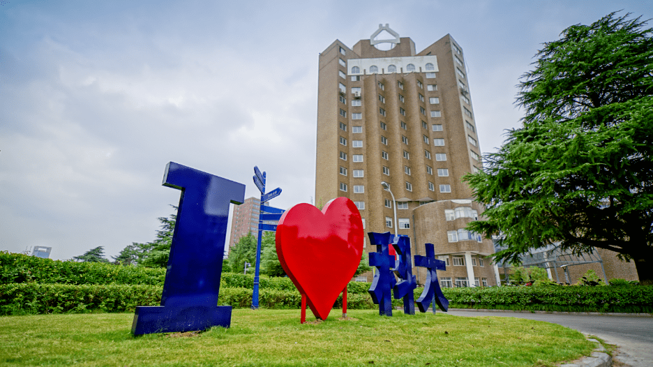 无人机|这些花式热搜你一定想不到！各高校为了C位出道“太拼了”