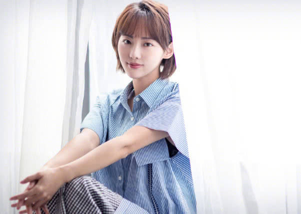 时尚|张嘉倪清新美艳薄纱裙,