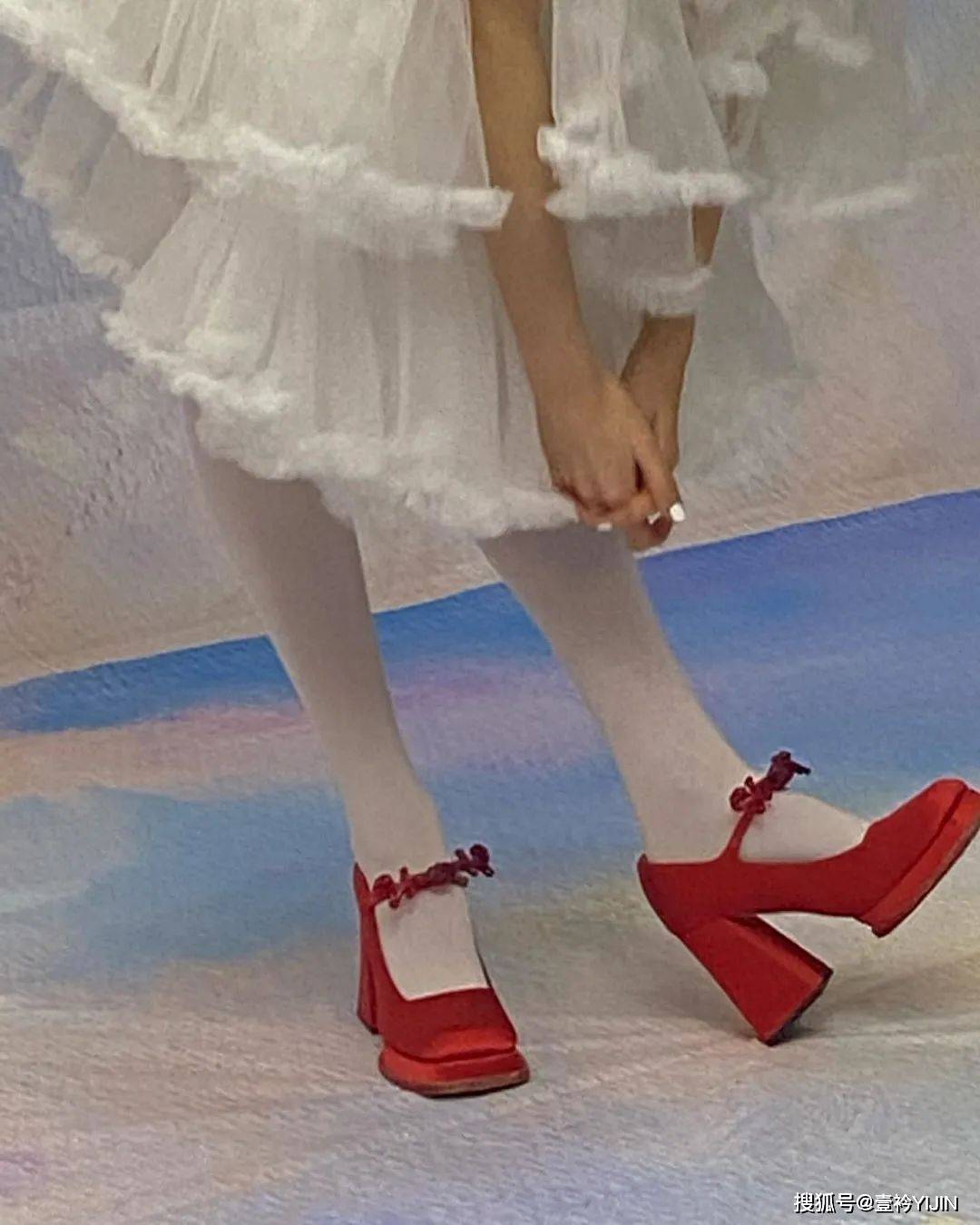 速报|秀场速报 | SHUSHU/TONG女孩请起立，最新系列她来了！