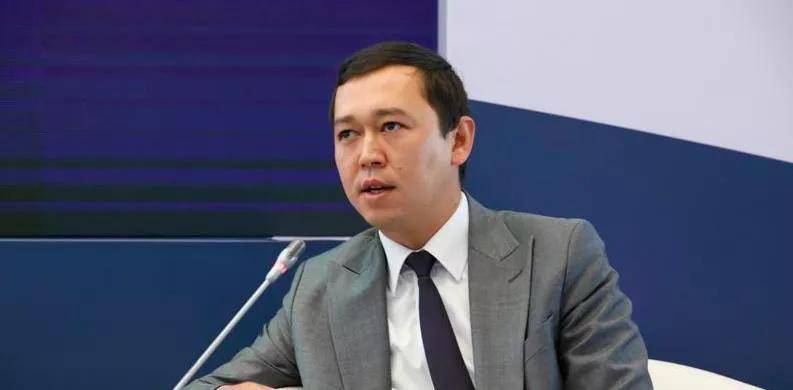 中东西部的经济总量_中国中东西部划分地图