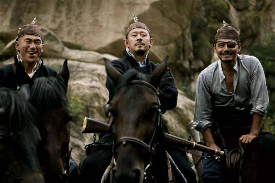 张中甯|《让子弹飞》的原型：民国县长上任被乱枪打死 五大家族把持一切