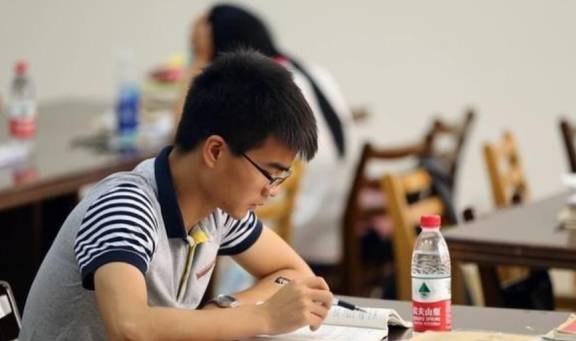 硕士和博士的差别有多大 87c1c66081174cdab6138be8d125eaca.jpeg