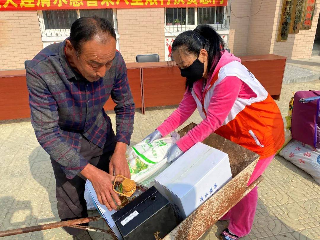 清水慈善为瓦房店祝华街道送爱心物资