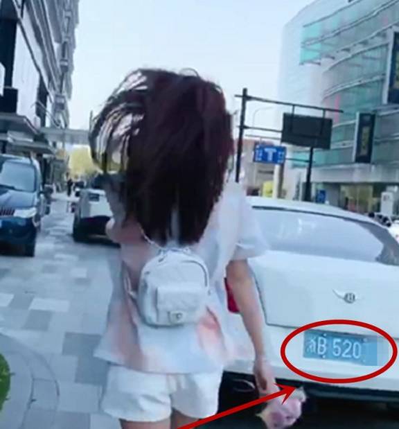328万宾利现在在宁波 车牌“520” 但是女车主比车更有魅力!