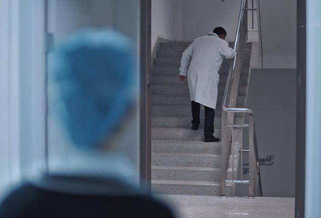 刘敏涛|原创抗疫剧《在一起》收官:雷佳音、刘敏涛和张嘉译贡献了最好的演技