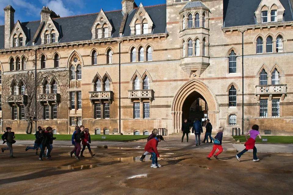 2020英国大学法学院_2020最新英国G5大学的申请条件汇总!