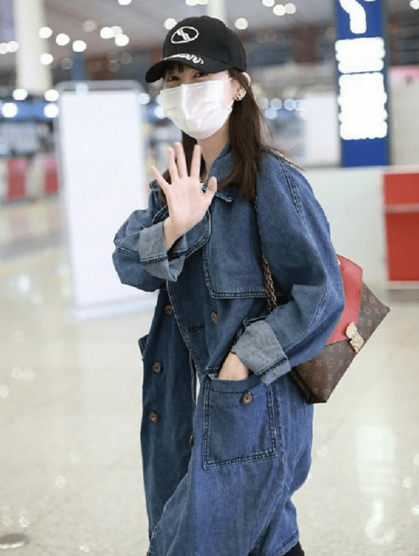 牛仔|有种“可惜”叫马蓉不出道!牛仔打扮机场露面,圈内女星都被碾压