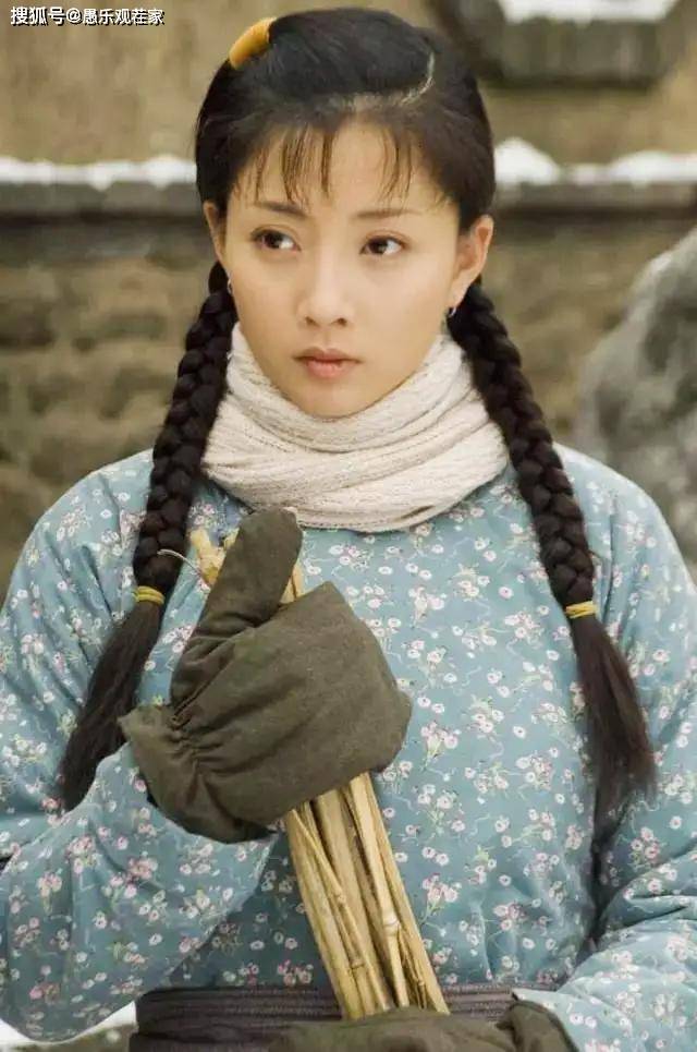 殷桃与男友家人聚餐照片曝光，与未来婆婆热聊