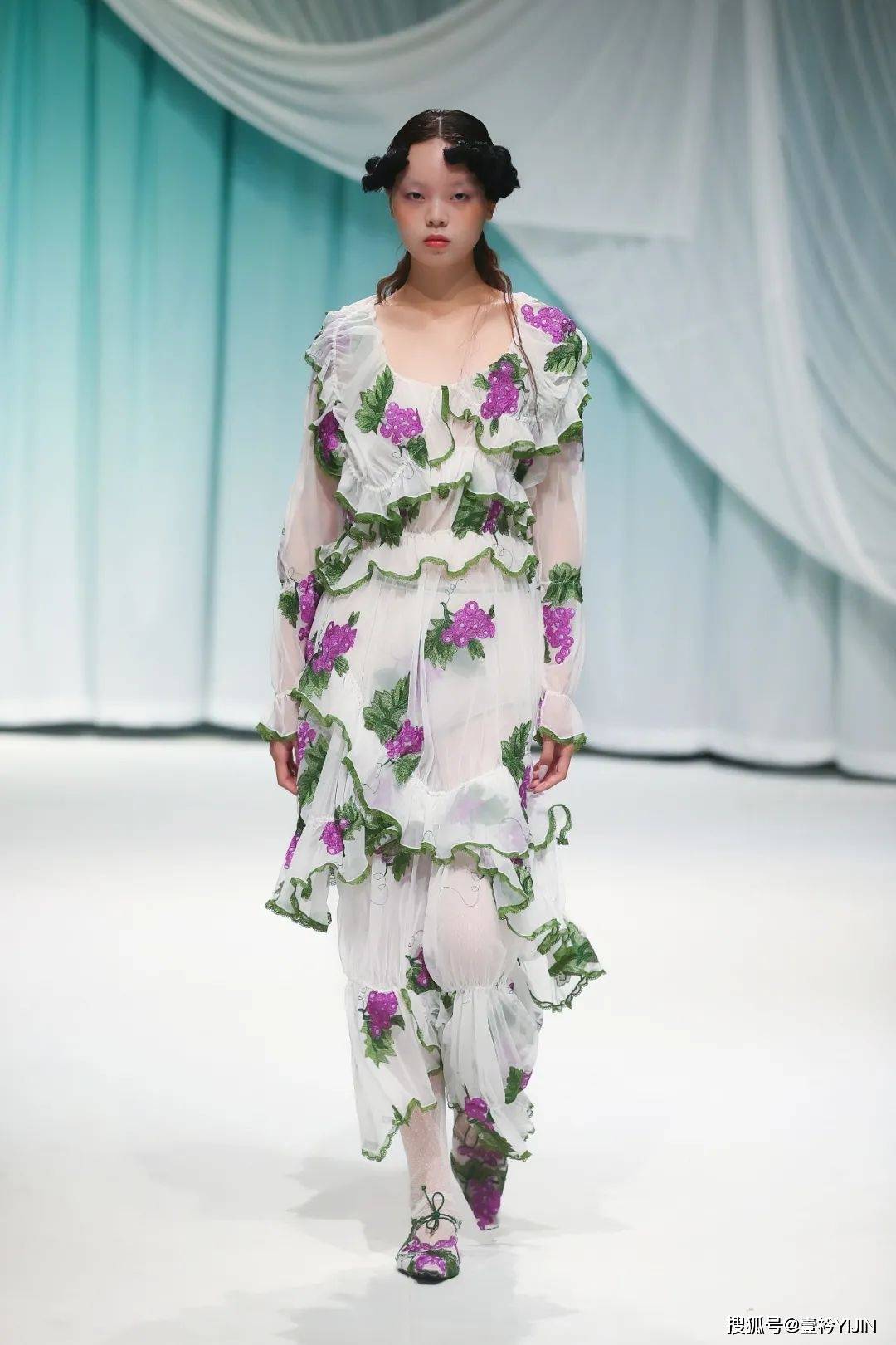 女性|新锐品牌yuhan wang国内首秀 | 极致的浪漫主义,拥抱女性的柔软力量