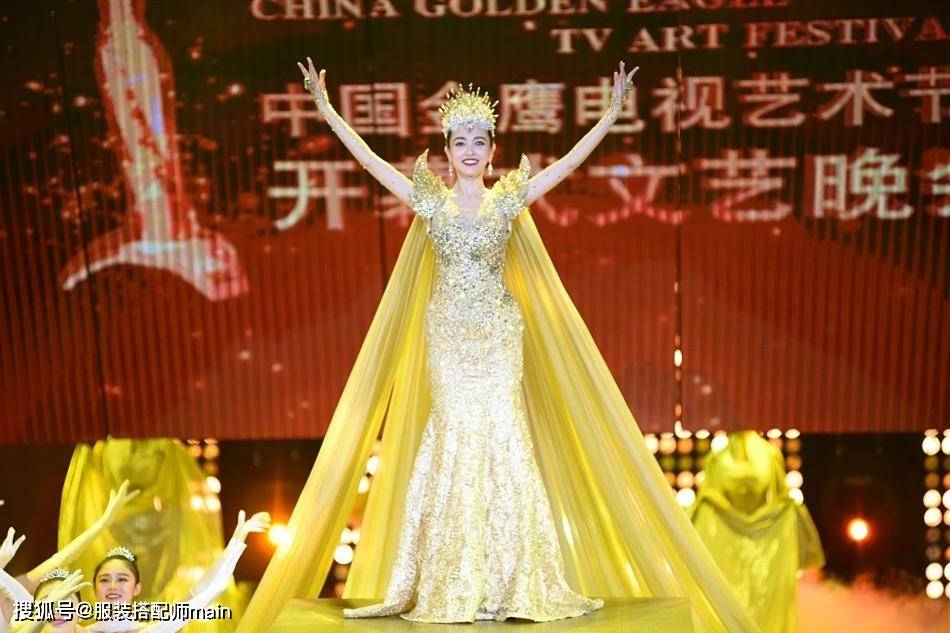 金鹰女神回顾,刘亦菲螺旋裙华丽,赵丽颖鱼尾裙甜美,唐嫣太霸气