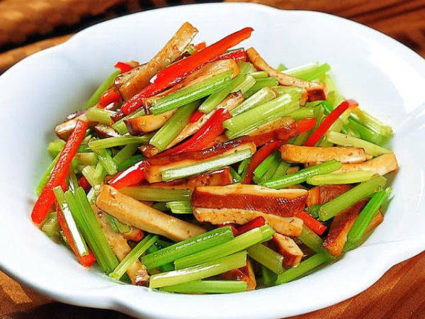 食芹菜好处多,但是别和“它”一起吃,吃了就是没病找病