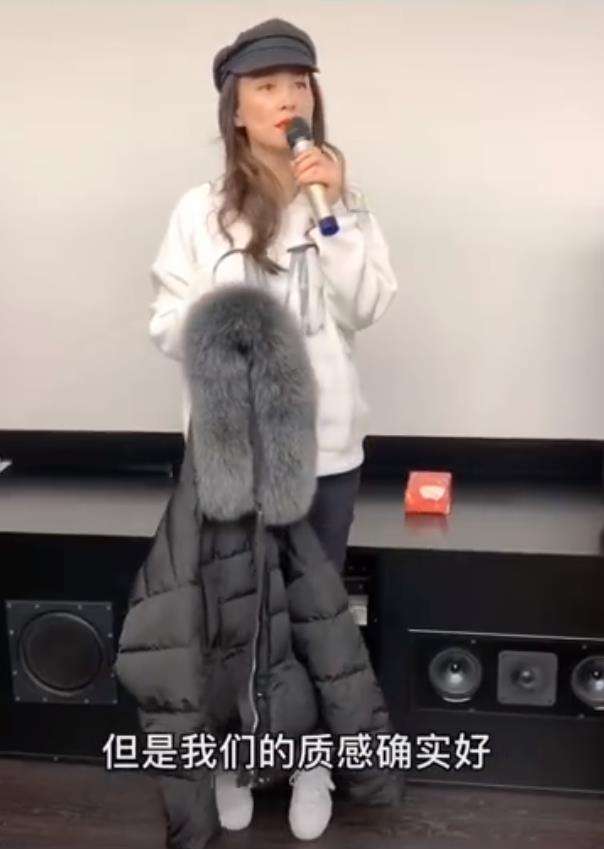 张庭|张庭用美颜滤镜证明年轻，但不修图挺真实，还得承认老了的事实！