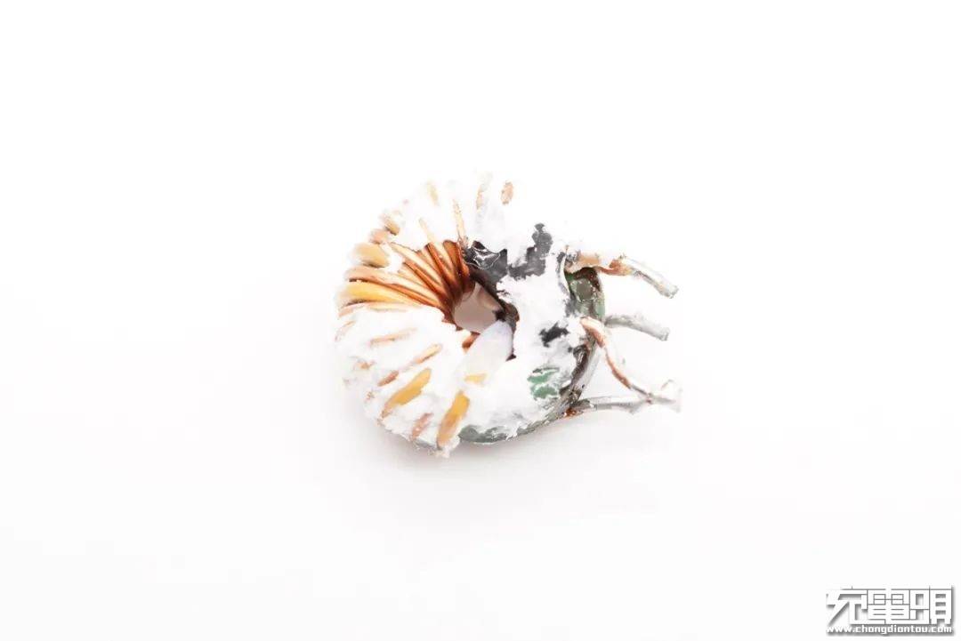 设计|拆解报告：UIBI柚比30W 1A1C氮化镓快充充电器